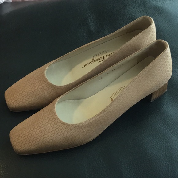Ferragamo shoes - Picture 3 of 8